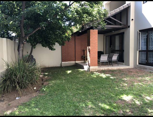 2 BEDROOM APARTMENT FOR SALE IN BRYANSTON